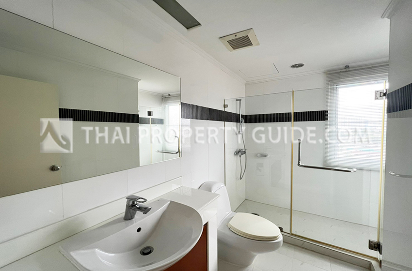 Condominium in Sathorn 