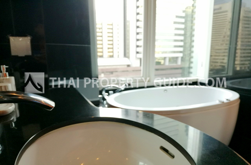 Condominium in Sathorn : The Infinity 
