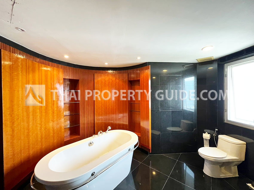 Condominium in Sathorn 