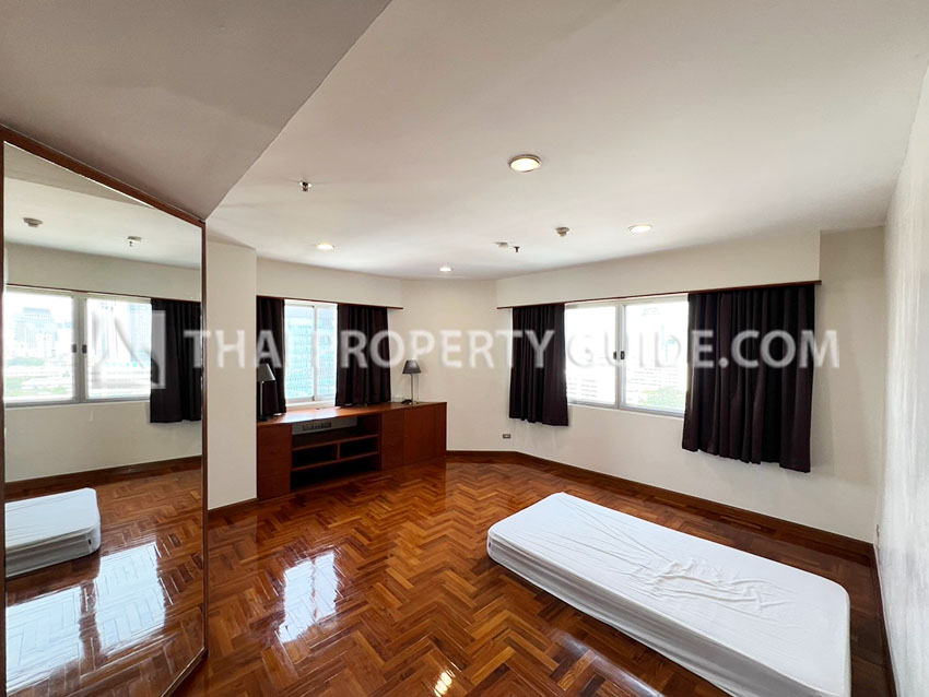 Condominium in Sathorn 