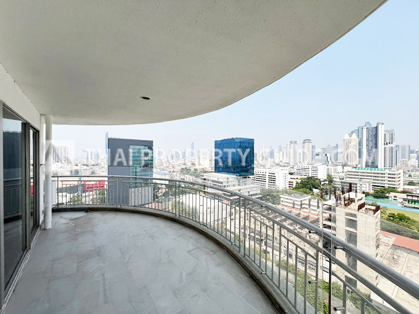 Condominium in Sathorn 