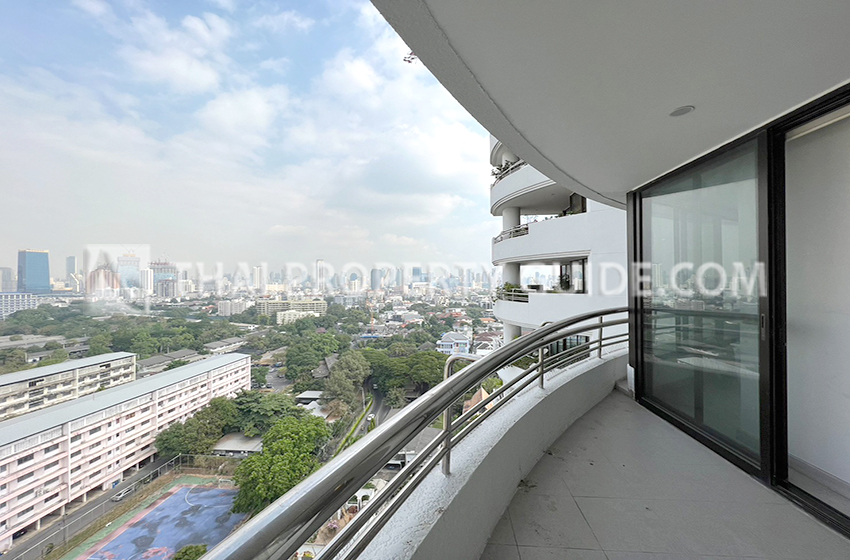 Condominium in Sathorn 