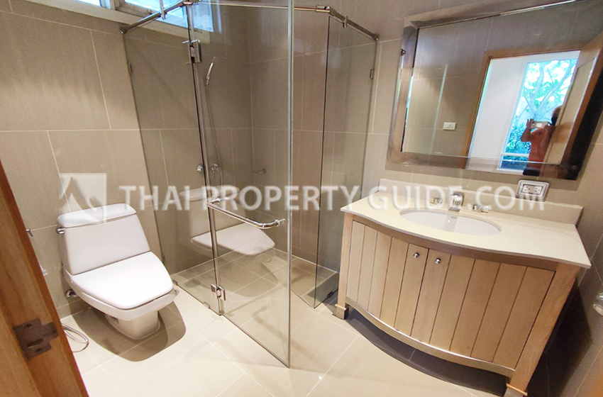 Condominium in Sathorn : The Empire Place Sathorn 
