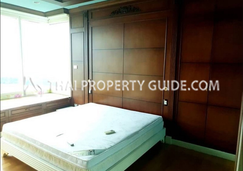Condominium in Sathorn 