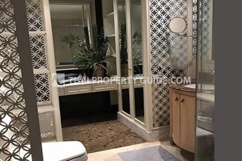 Condominium in Sathorn : The Empire Place Sathorn 