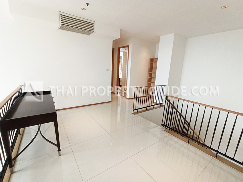 Condominium in Sathorn : The Empire Place Sathorn 