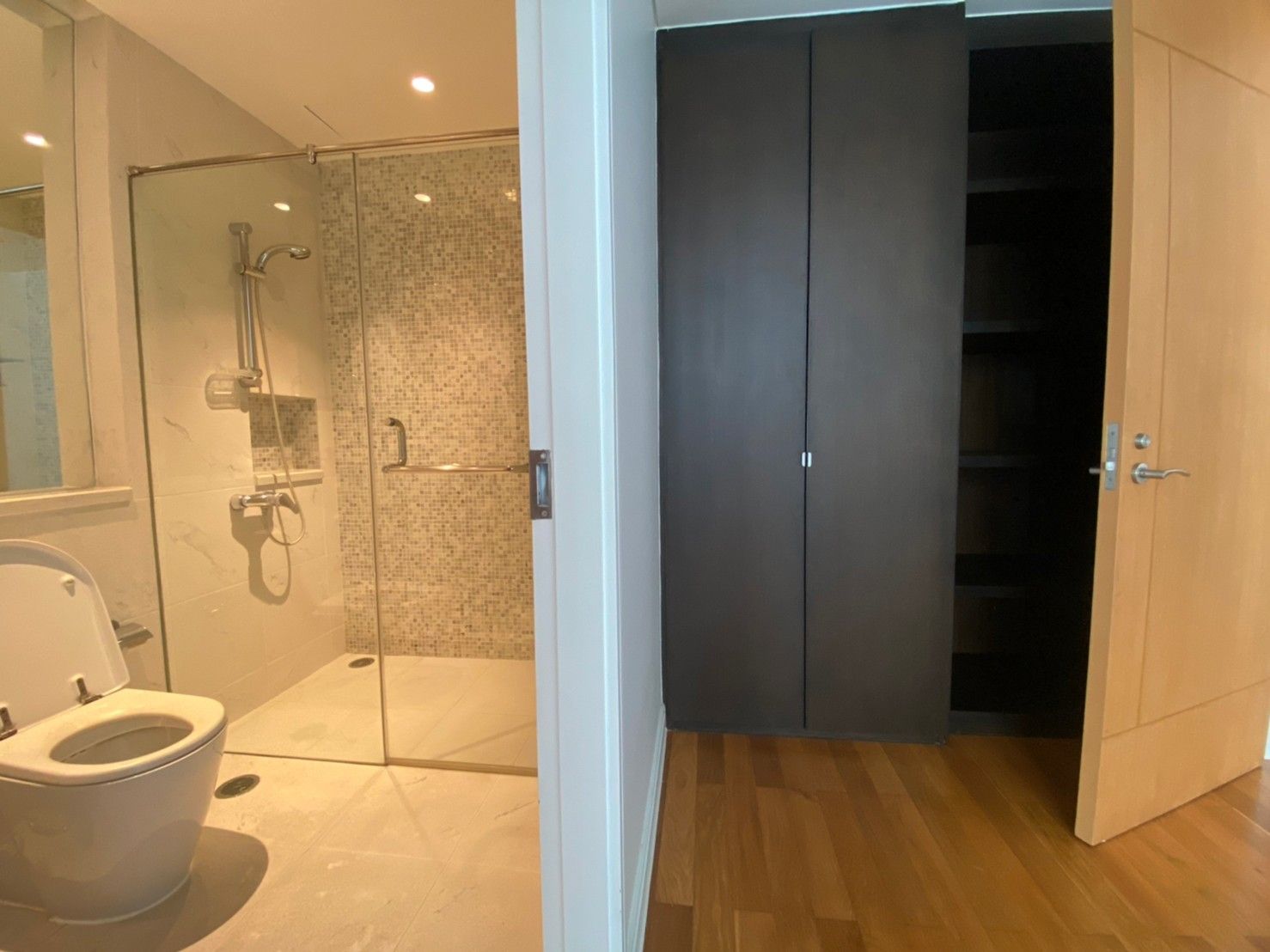 Condominium in Sathorn : The Royal Saladaeng 