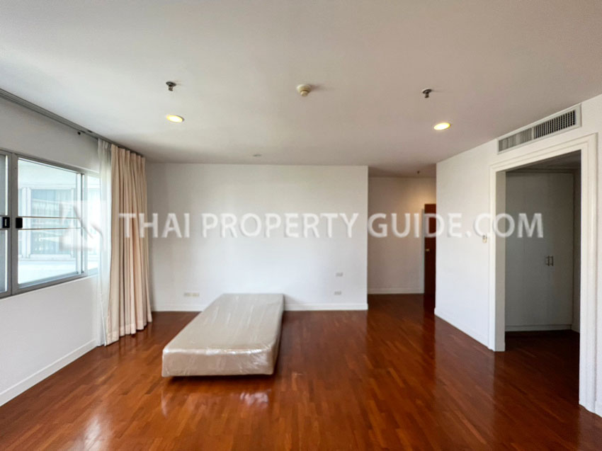 Condominium in Sathorn 
