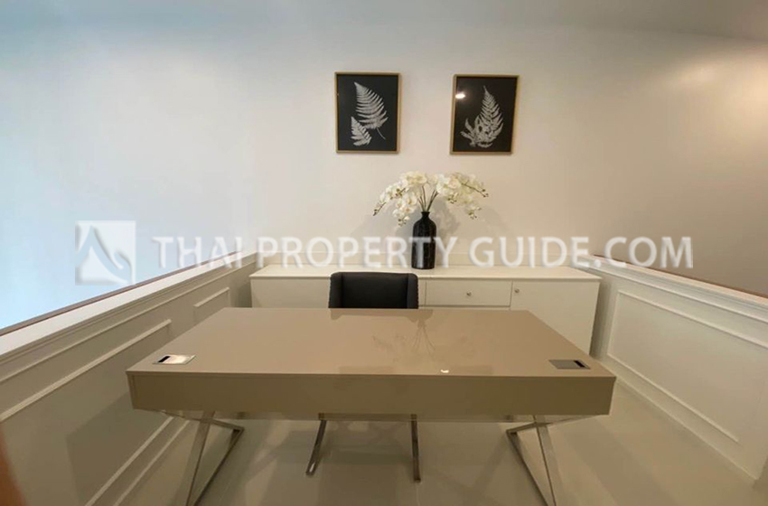 Condominium in Sathorn : The Empire Place Sathorn 