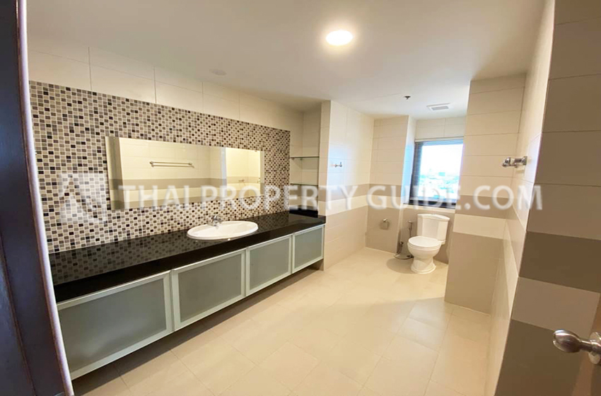 Condominium in Sathorn 