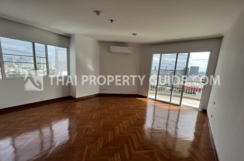 Condominium in Sathorn 