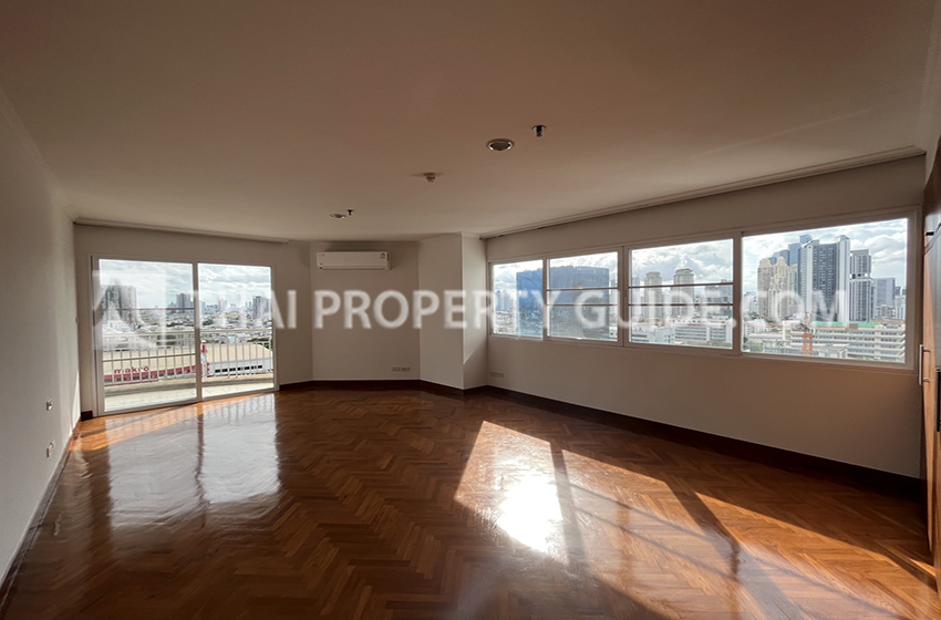 Condominium in Sathorn 