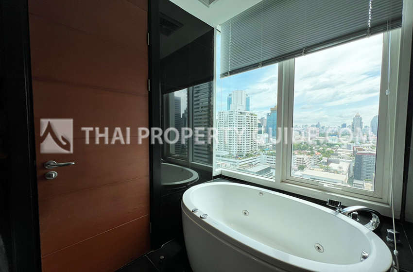 Condominium in Sathorn : The Infinity 