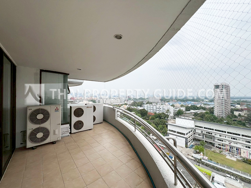 Condominium in Sathorn 