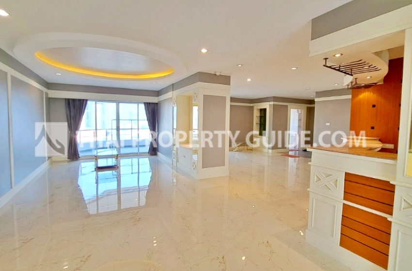 Condominium in Sathorn 