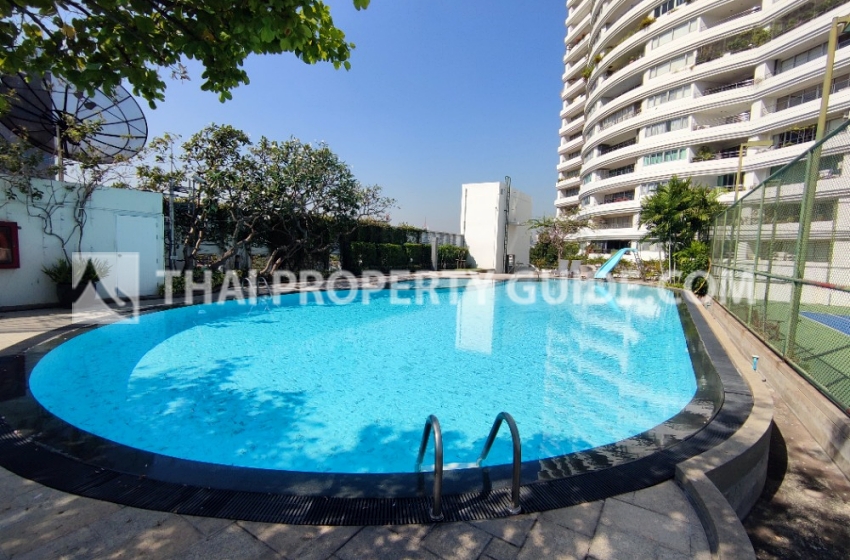 Condominium in Sathorn 