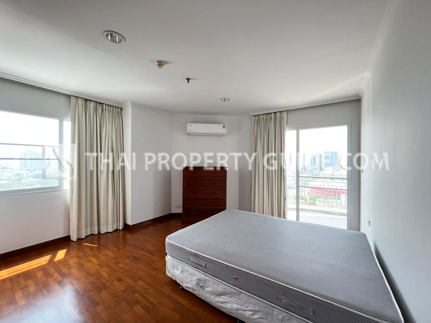 Condominium in Sathorn 