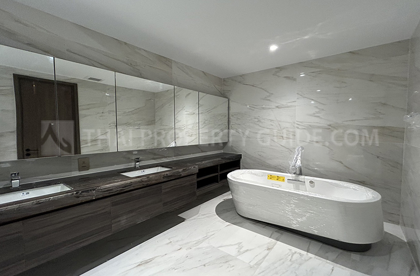 Condominium in Sathorn 