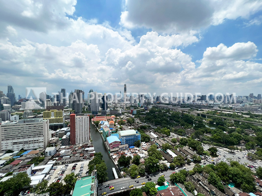 Condominium in Sukhumvit 