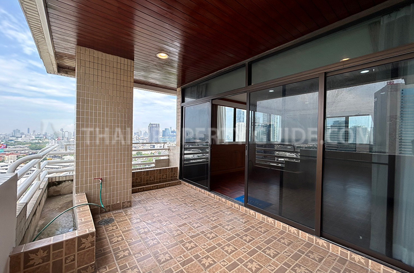 Condominium in Sukhumvit 
