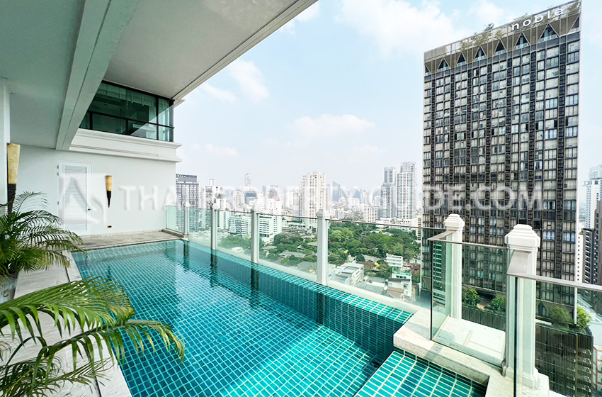 Condominium in Sukhumvit : Le Raffine 39 