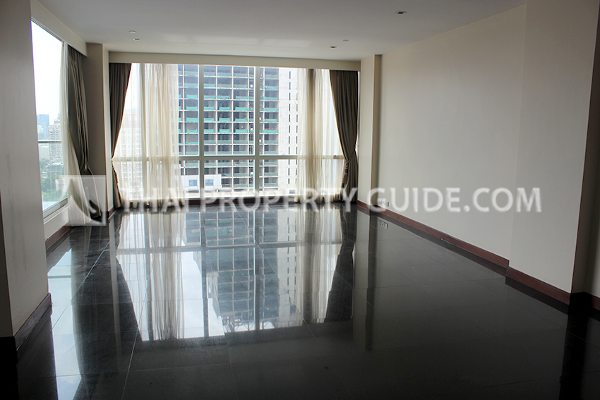 House with Shared Pool for rent in Bangnatrad