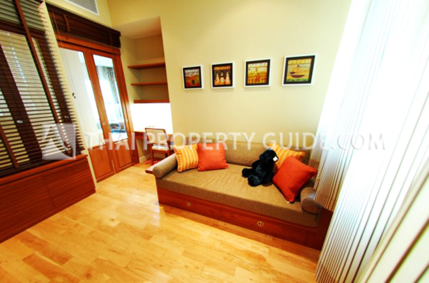 Condominium in Sukhumvit : Millennium Residence 