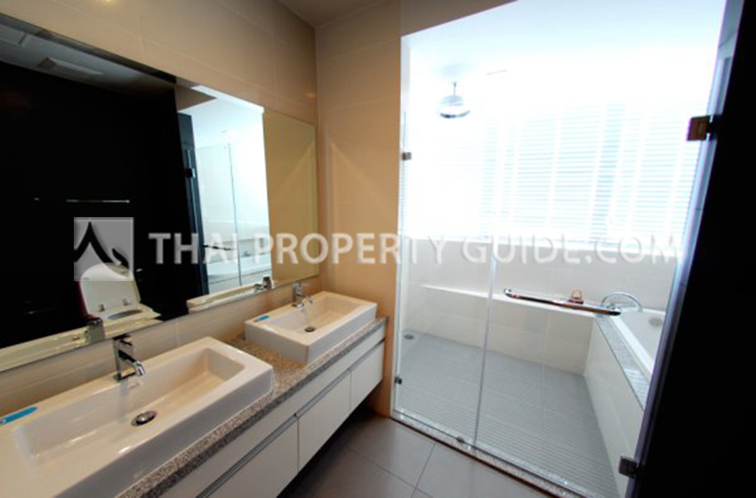 Condominium in Sukhumvit : Millennium Residence 