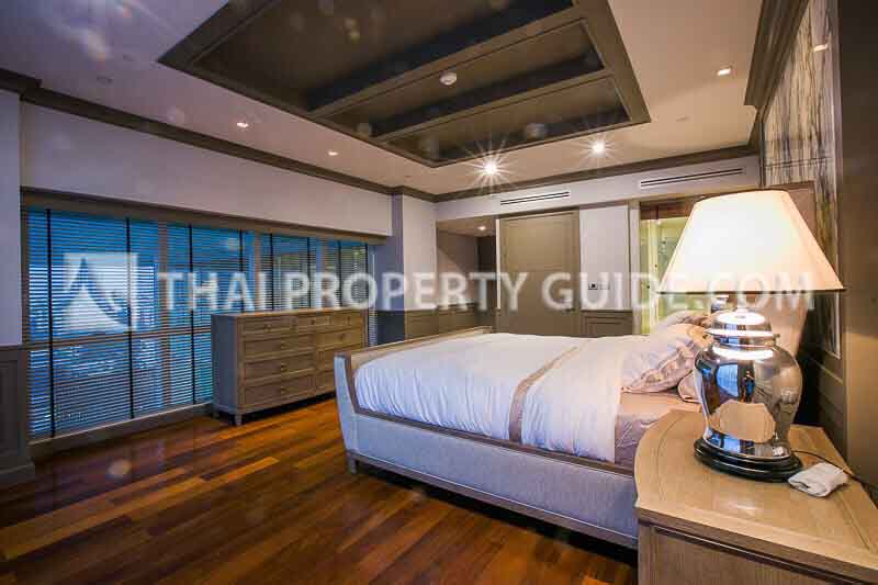 Condominium in Sukhumvit : Le Raffine 31 