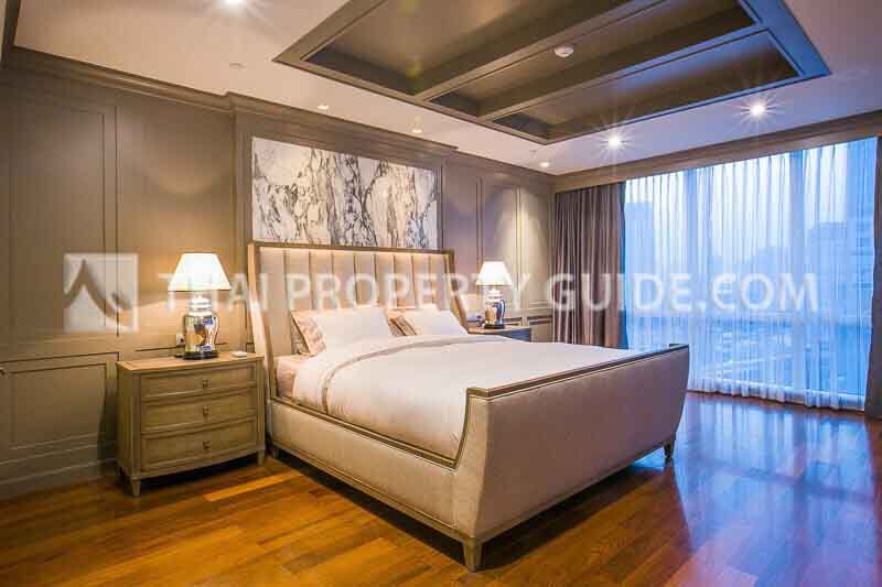 Condominium in Sukhumvit : Le Raffine 31 