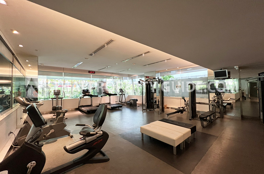 Condominium in Sukhumvit : Le Raffine 31 