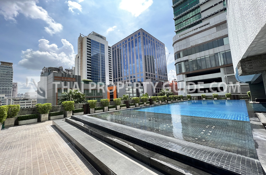Condominium in Sukhumvit : Le Raffine 31 