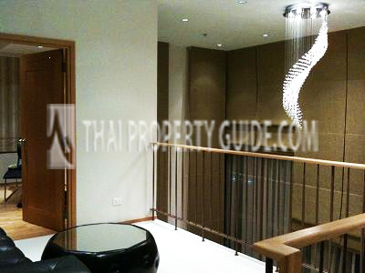 Condominium in Sukhumvit : The Emporio Place 