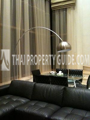 Condominium in Sukhumvit : The Emporio Place 