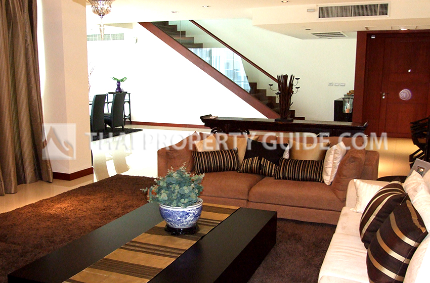 Condominium in Sukhumvit : Le Raffine 31 