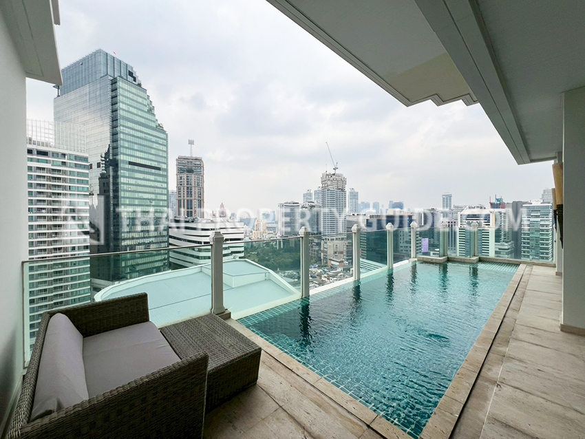 Condominium in Sukhumvit : Le Raffine 39 