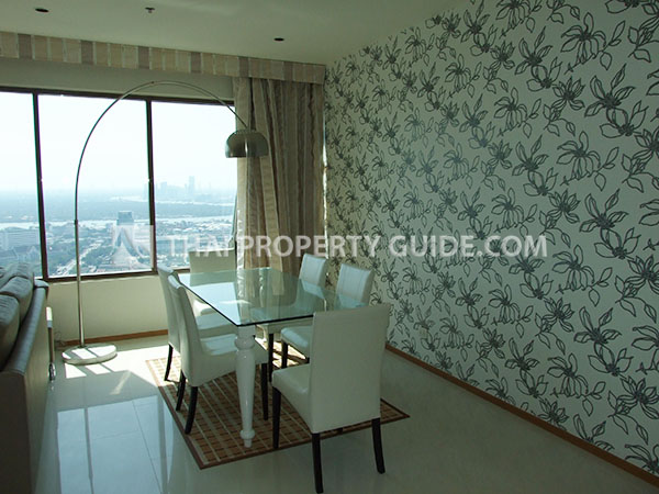 Condominium in Sukhumvit : The Emporio Place 