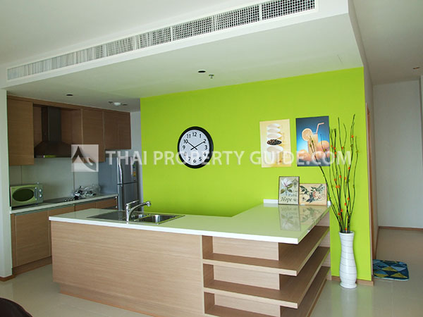 Condominium in Sukhumvit : The Emporio Place 