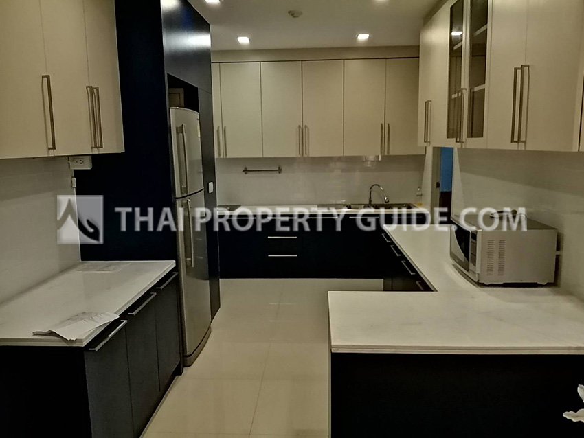 Condominium in Sukhumvit : The Madison Condominium 