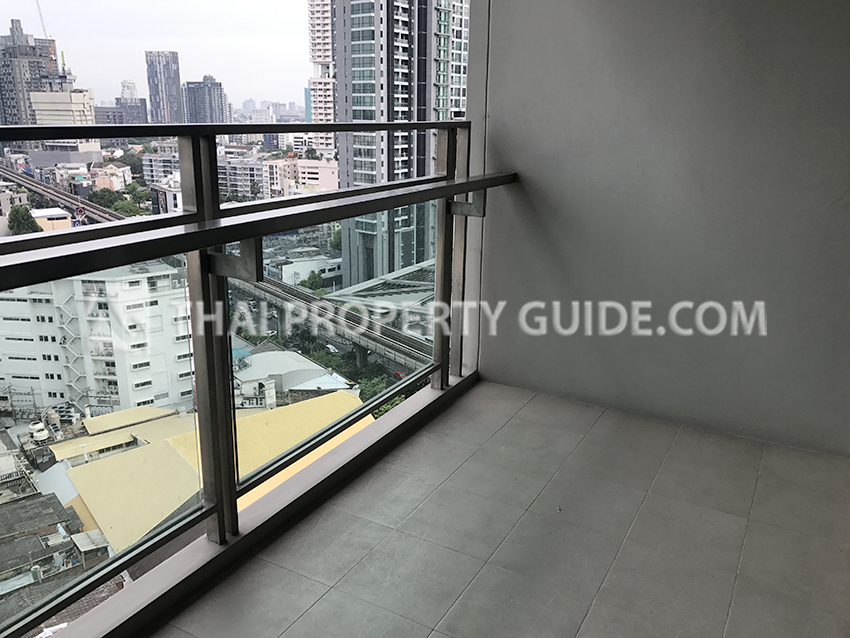 Condominium in Sukhumvit : The Madison Condominium 