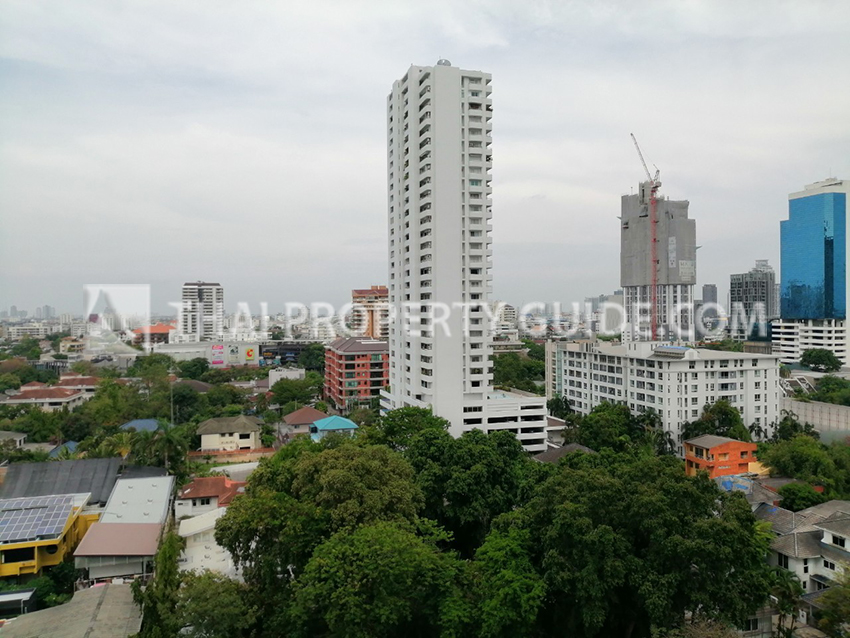Condominium in Sukhumvit : Quattro By Sansiri 