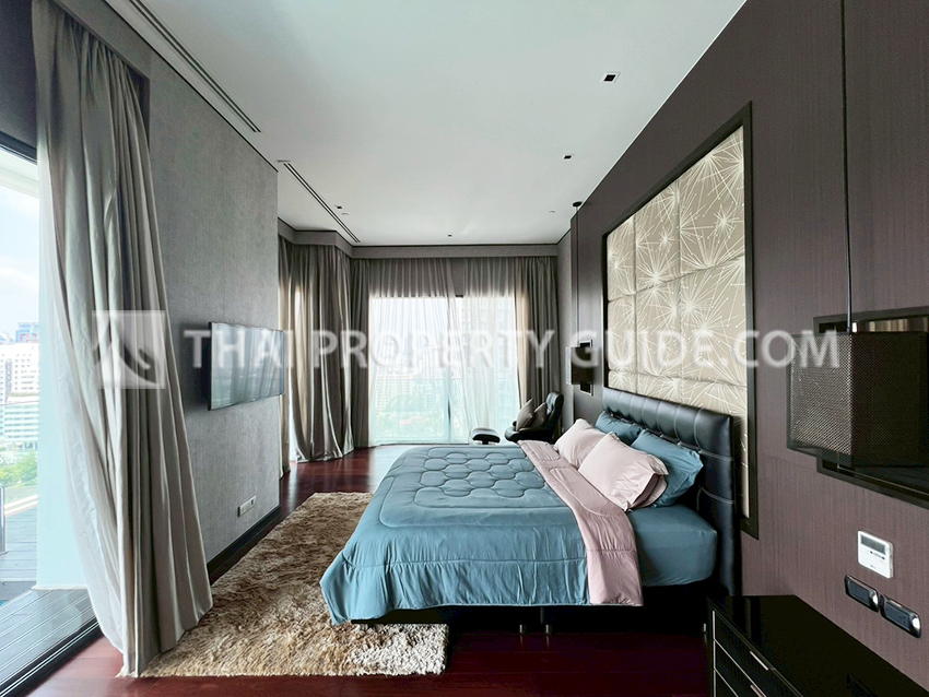 Condominium in Sukhumvit : Le Raffine 39 