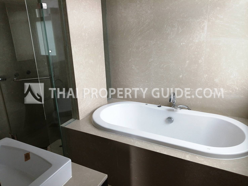 Condominium in Sukhumvit : The Madison Condominium 