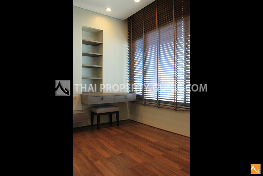 Condominium in Sukhumvit : Bright Sukhumvit 24 