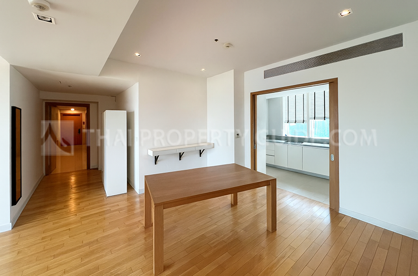 Condominium in Sukhumvit : Millennium Residence 