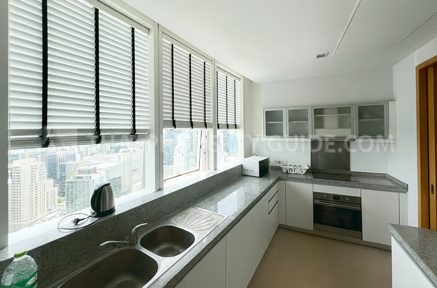 Condominium in Sukhumvit : Millennium Residence 