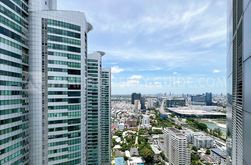 Condominium in Sukhumvit : Millennium Residence 
