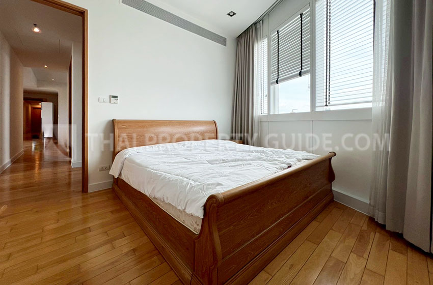 Condominium in Sukhumvit : Millennium Residence 