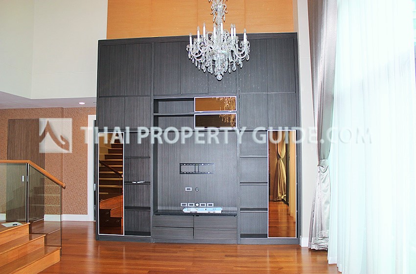 Condominium in Sukhumvit : Bright Sukhumvit 24 