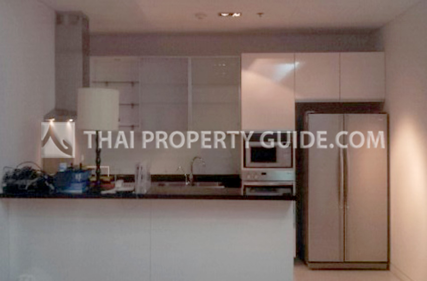 Condominium in Sukhumvit : Domus Condo Suk 16 